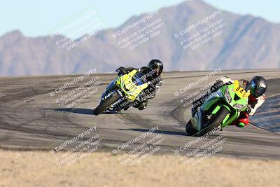 media/Dec-07-2025-CVMA (Sun) [[3e7d2de5dc]]/Race 17-Amateur Formula Middleweight/